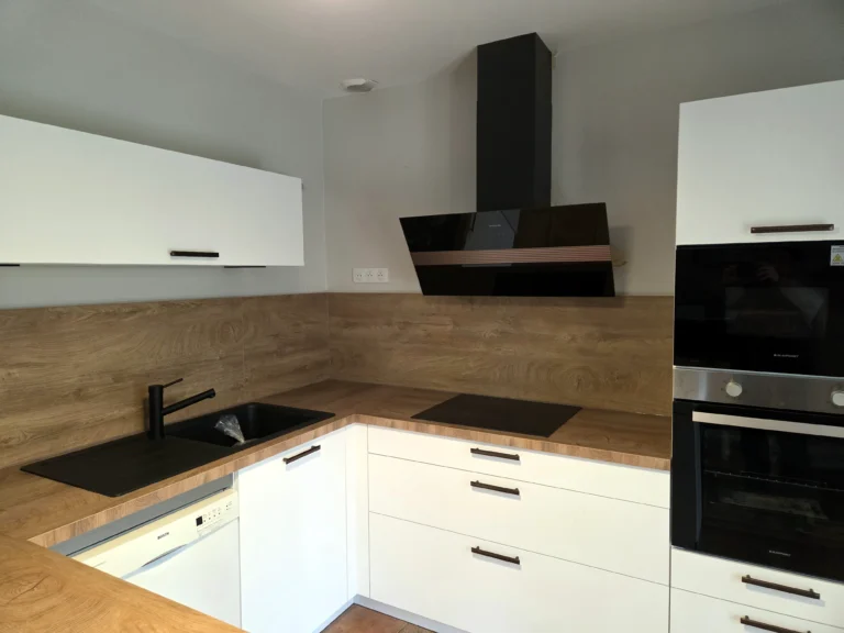 Watt 4 Services : Lancement, sécurité électrique et sueurs froides en cuisine !